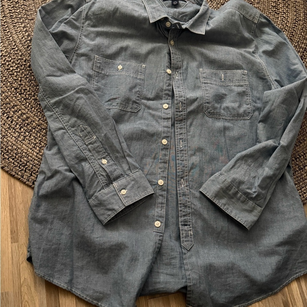 Mens Tommy Hilfiger denim button-down shirt, size XL lg1